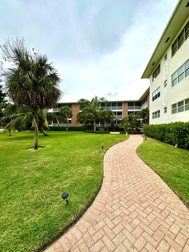 Primary Photo - 2501 S Ocean Blvd