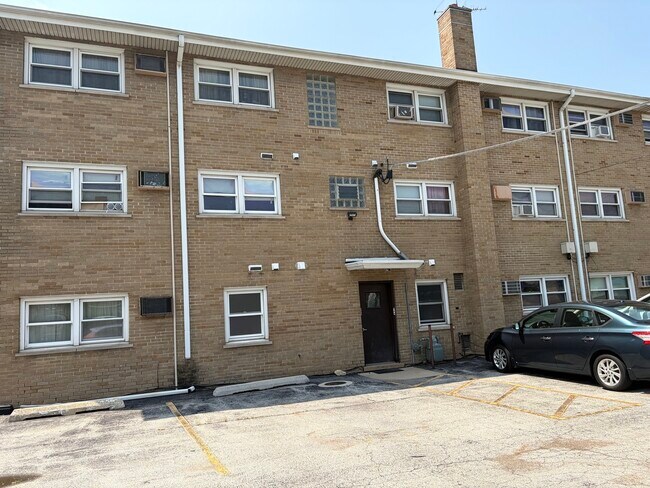 Building Photo - 10405 S Keating Ave
