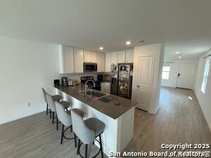 Building Photo - 9847 Sanborn Grist