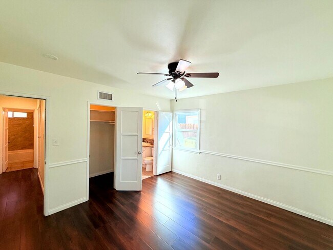 Building Photo - 17535-17537 Baltar Street