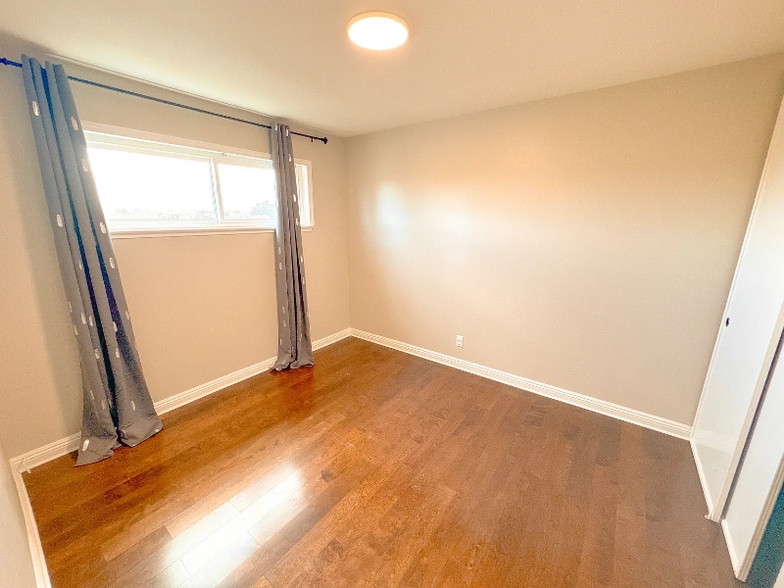 Building Photo - 12 Linden Ave