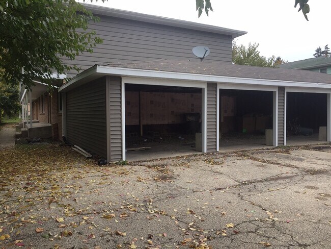 Building Photo - 3420 Harrison Ave