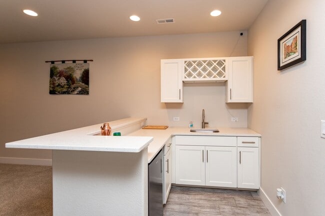 Building Photo - Experience the Perfect Blend of Nature and Luxury!!!