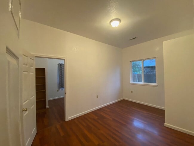 Building Photo - Sweet 2/1 McKinleyville house with garage and laundry