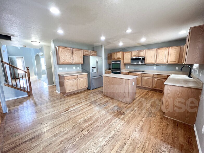 Building Photo - 3903 S Perth St