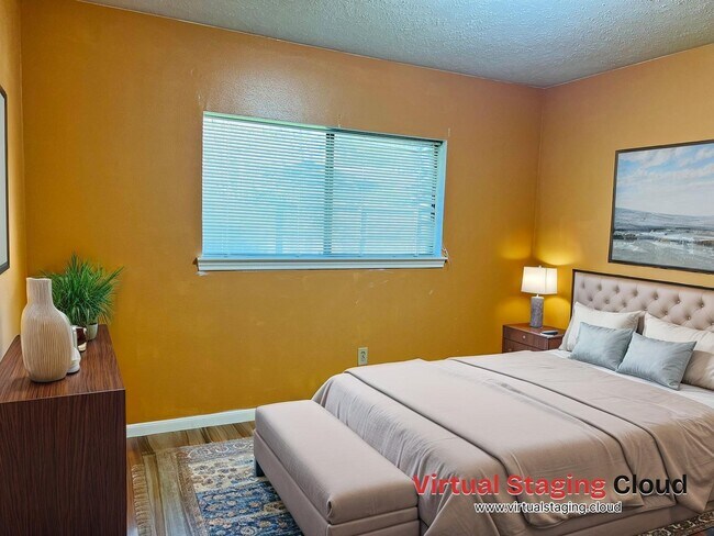 Building Photo - 14734 Charlmont Dr