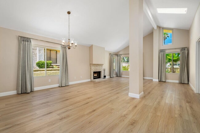 Building Photo - 41612 Aventine Ct