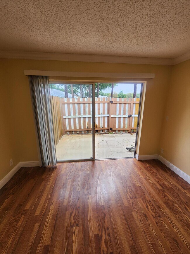 Building Photo - 5231 Pine Abbey Dr S