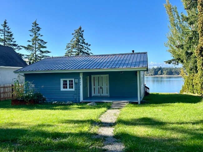 Primary Photo - PENDING APPLICATION; Beachfront Cabin - Do...