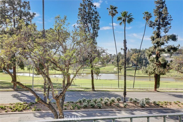 Building Photo - 5625 Vía Junipero Serra