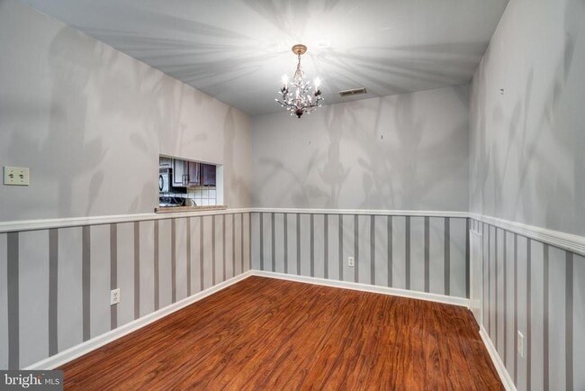 Building Photo - 1602 Hawthorne Ct