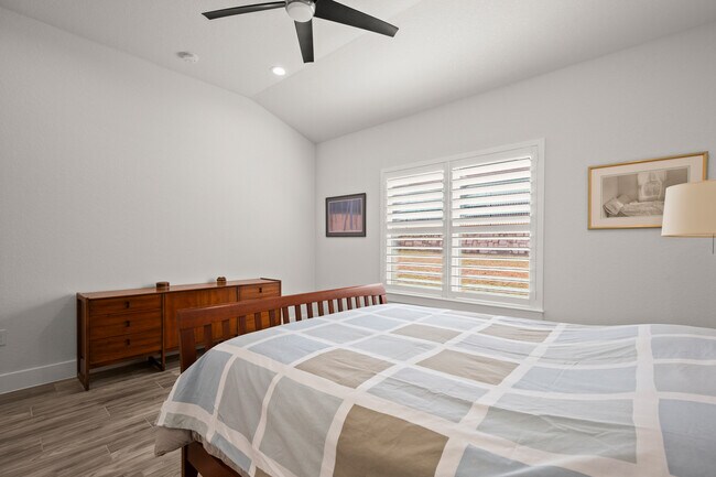 Building Photo - 9825 Evening Canopy Dr