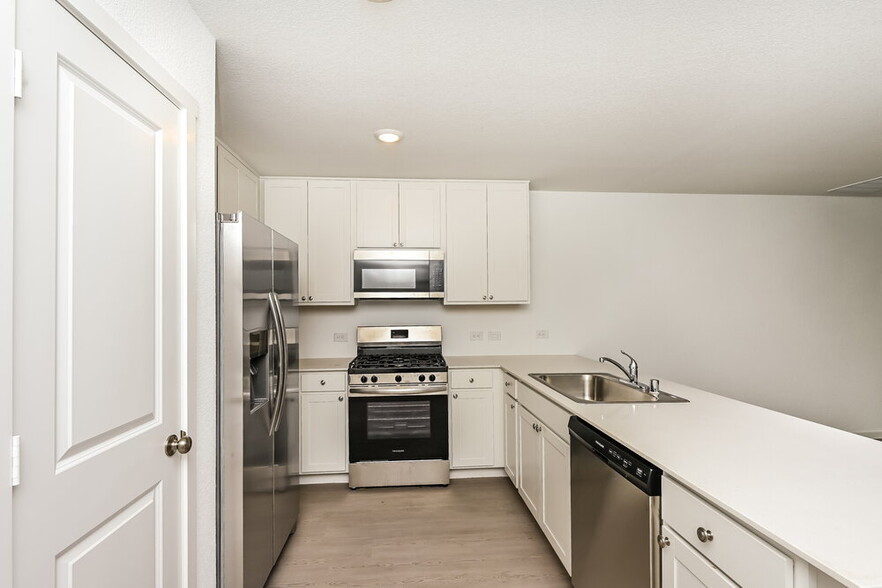 Building Photo - 1616 Limpkin Dr