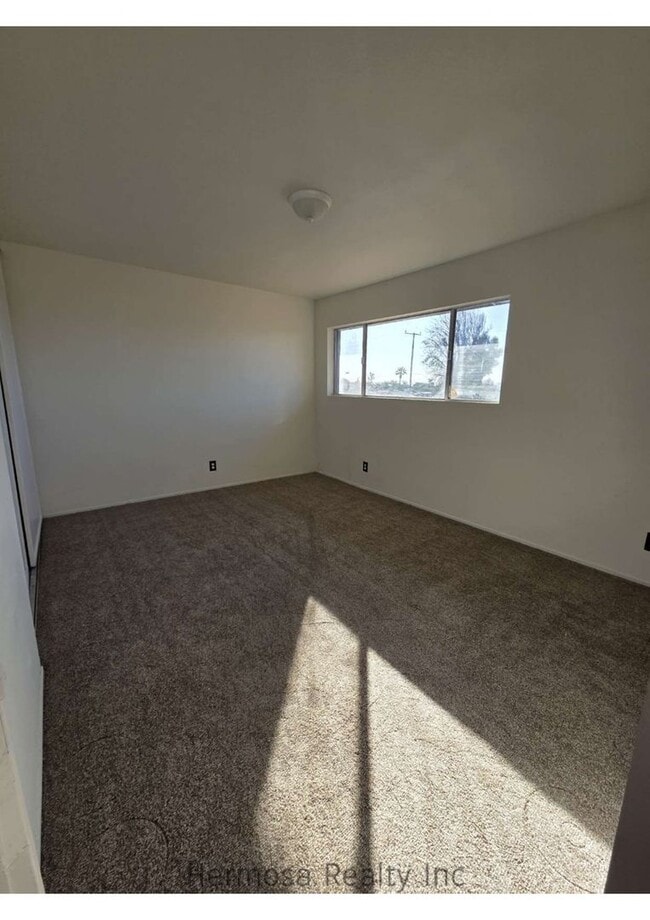 Building Photo - 1234 W J St