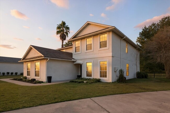 Building Photo - 140 Corral Cir