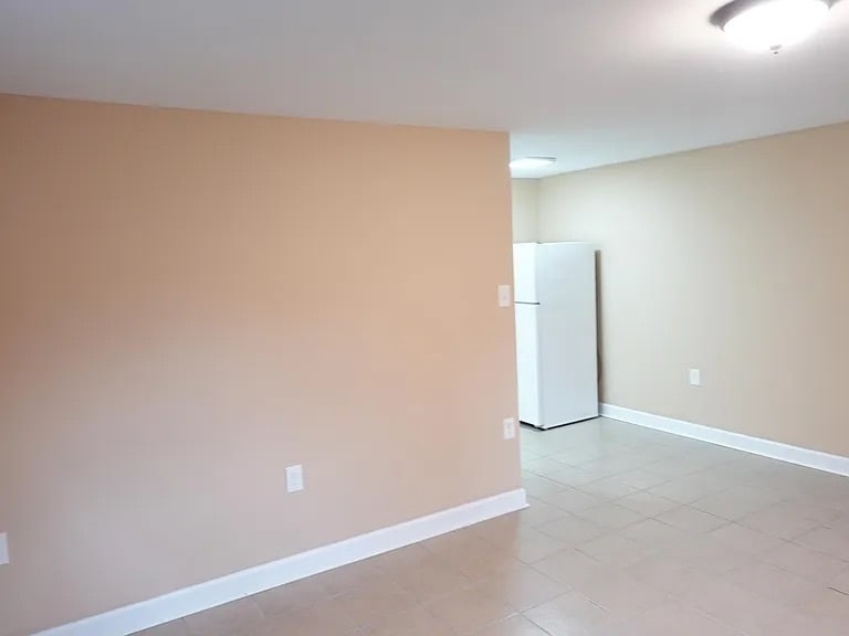 Building Photo - 910 Kennebec Ave