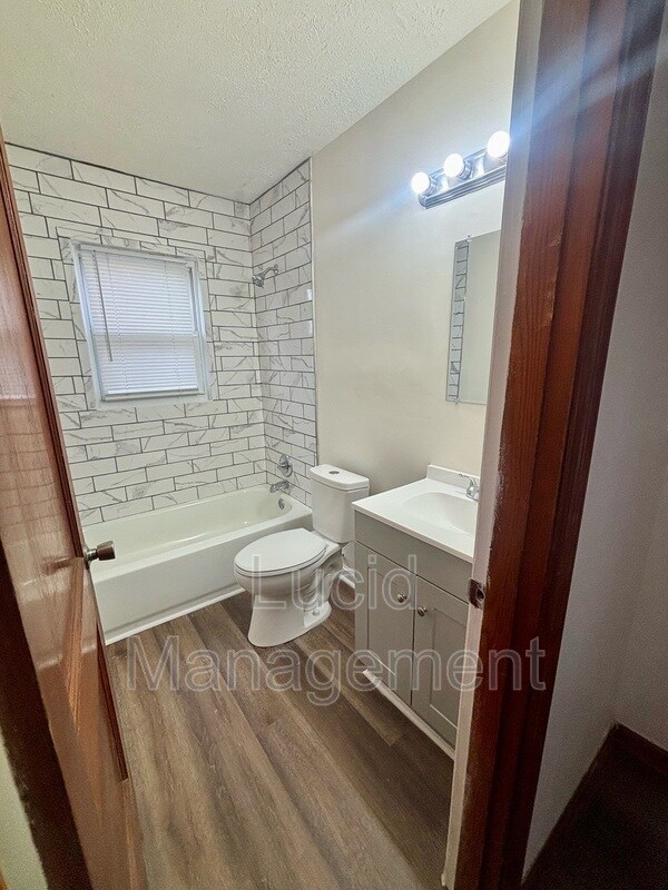 Building Photo - 1700 Sonne Ave