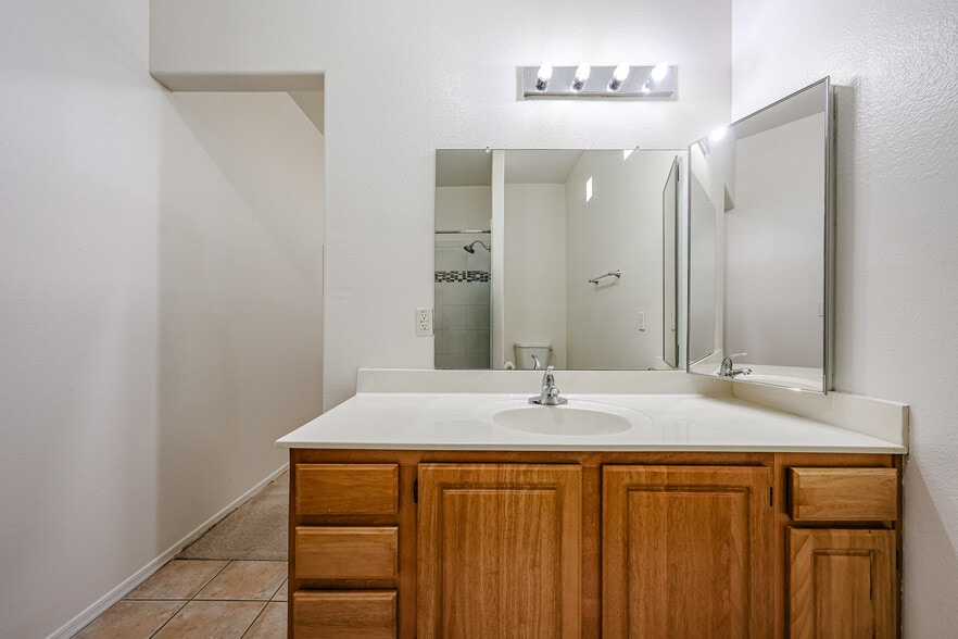 Building Photo - 3221 N 37th St