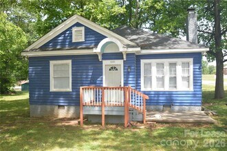 Building Photo - 4101 Gossett Ave