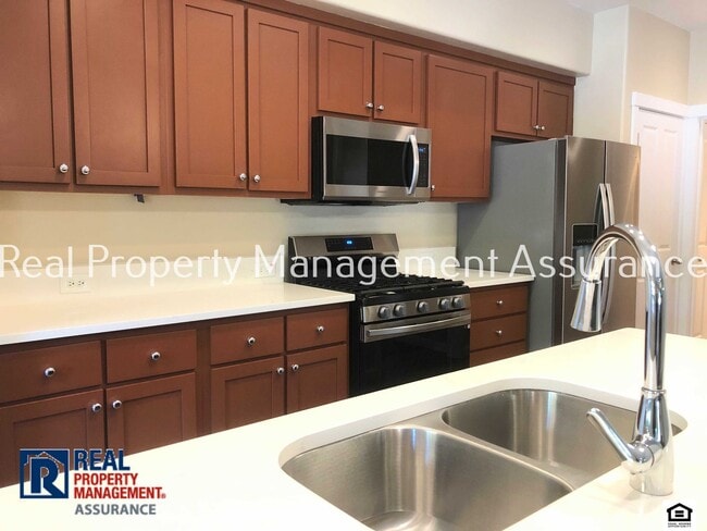 Building Photo - 10651 NE Red Wing Way