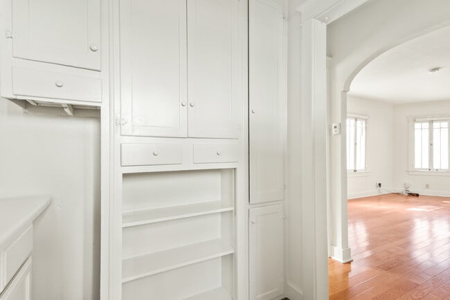 Building Photo - 321 Market St