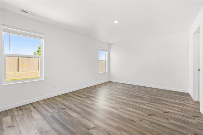 Building Photo - 20420 Owl Creek Ave