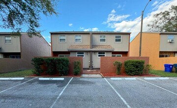 Building Photo - 945 Castle Way