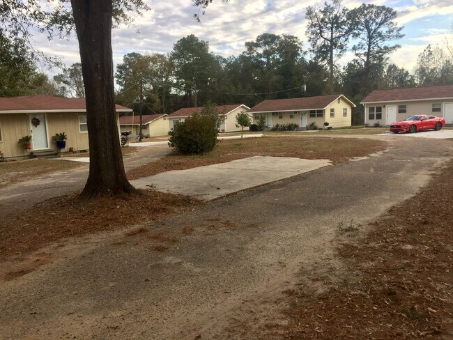 Building Photo - 7 Sansbury St