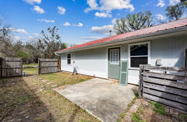 Building Photo - 106 Clarks Bluff Rd