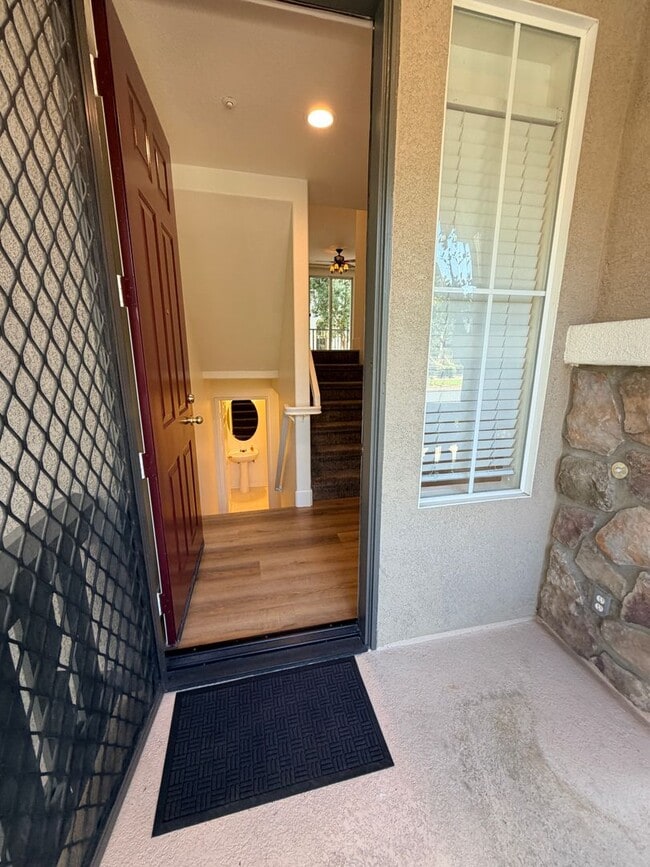 Building Photo - 2 bed 2.5 bath Condo in Camden Park