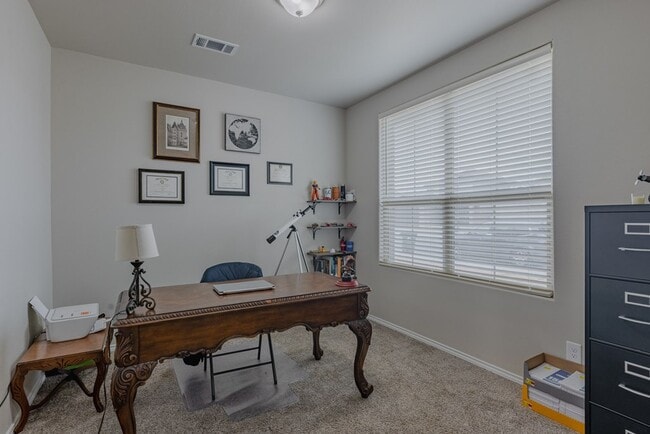 Building Photo - 1928 Ebbets Dr