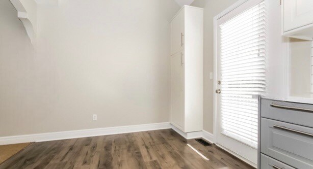 Building Photo - 11408 N Manning Ave