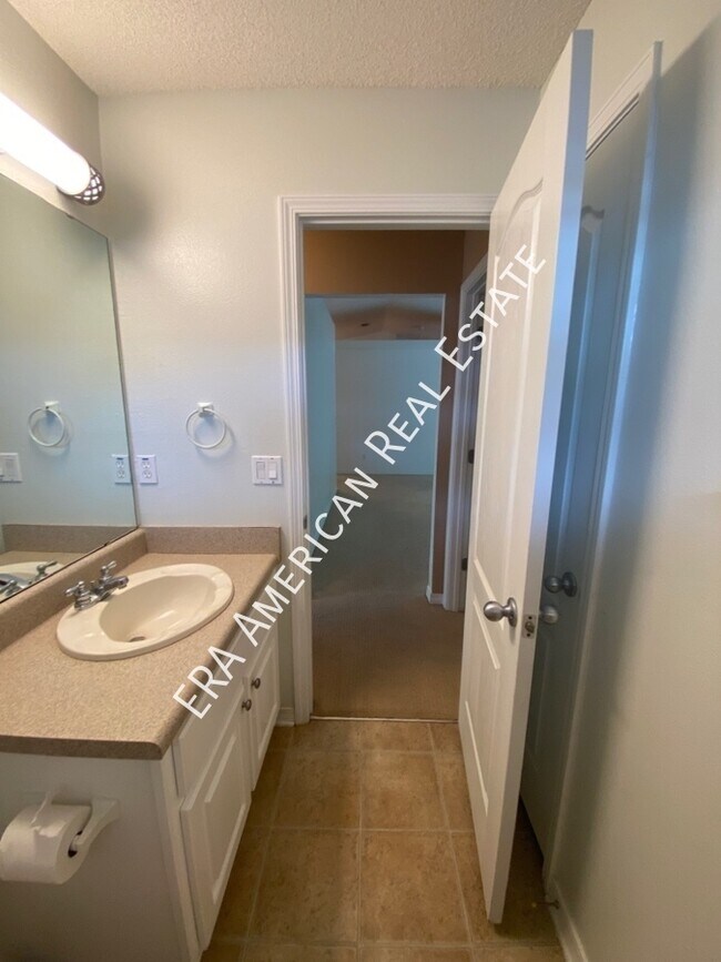 Building Photo - 1922 Everglades Dr