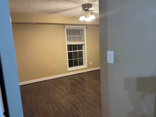 Building Photo - 10129 Oakton Terrace Rd