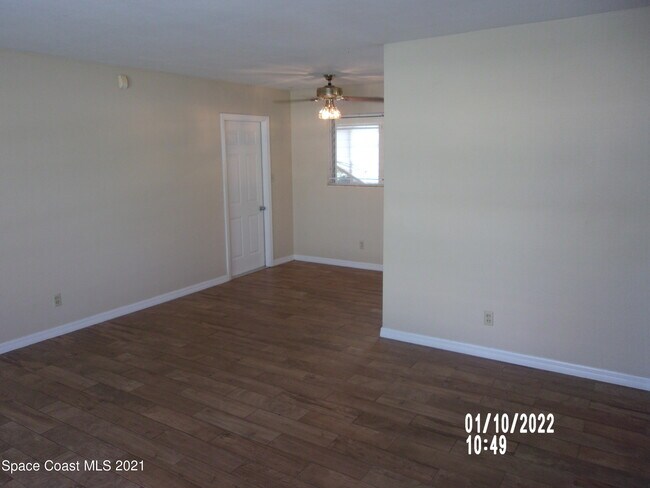 Building Photo - 1105 Myrtle Ln