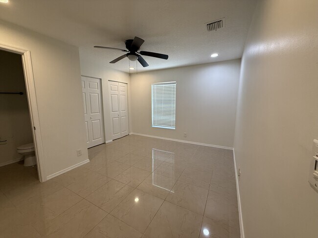 Building Photo - 238 Palmetto Dr