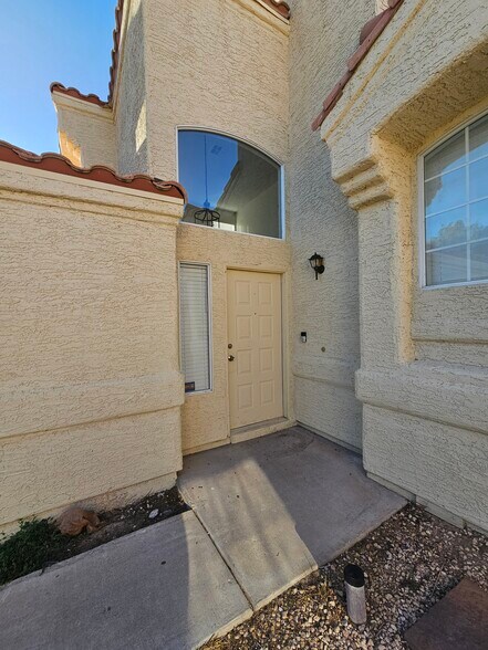 Building Photo - 5814 Goodsprings Ct
