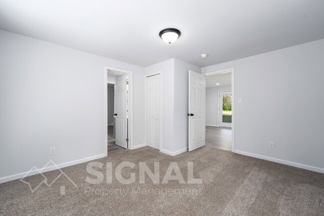 Building Photo - 430 Laird Ave