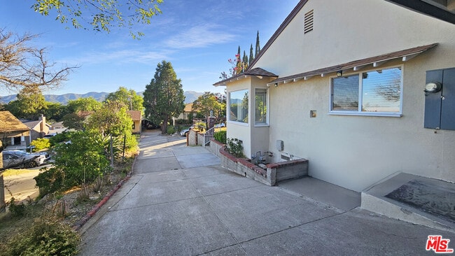Building Photo - 3317 Brookhill St