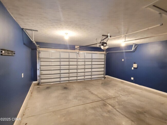 Building Photo - 276 Orinda St