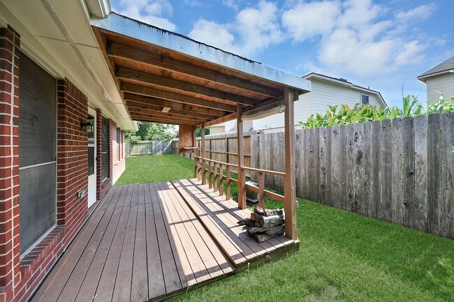 Building Photo - 8322 Adler Lake Dr