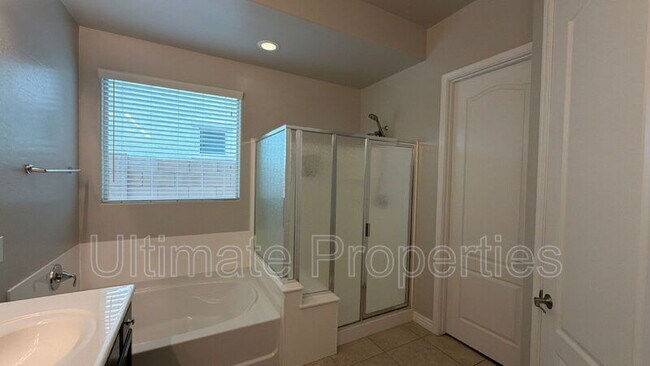 Building Photo - 8548 W Midway Ave