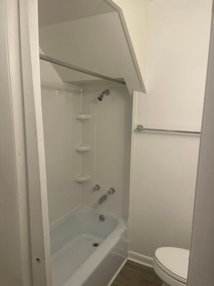 Building Photo - 1324 5th Ave