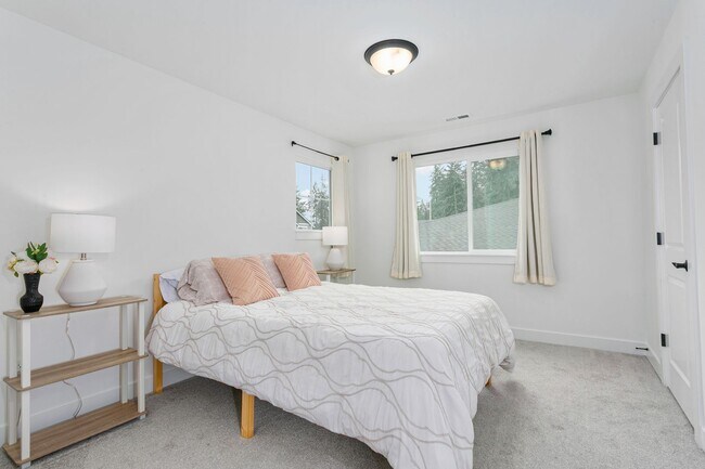 Building Photo - 10412 87th Ave Ct SW