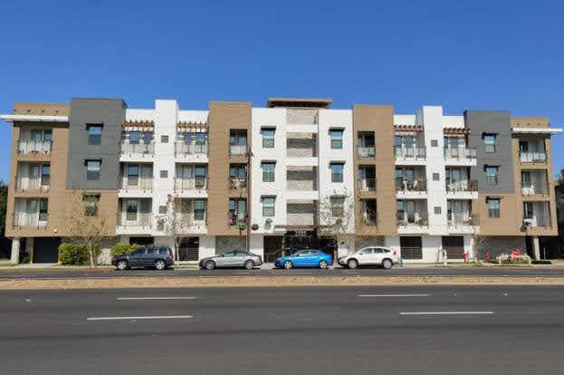Condo from ouside - 2585 El Camino Real