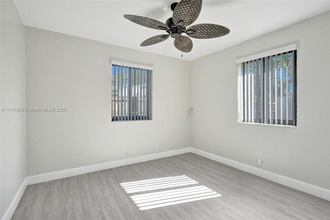 Building Photo - 136 Miami Gardens Rd