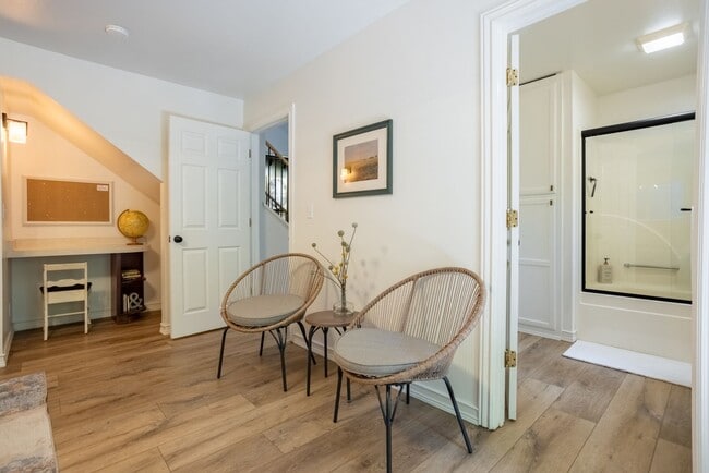 Building Photo - Ultra Unique Chico Tree House in The Avenues