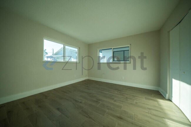 Building Photo - 7338 Coquina Way