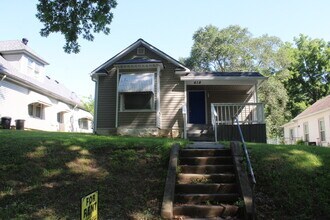 Building Photo - 418 Linn St