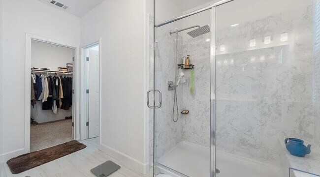 Building Photo - Beautifully maintained home located in a quiet, desirable Pittsburg neighborhood.